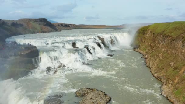 Látványos Emlékmű Gullfoss Vízesés Izlandon Szivárvány — Stock videók