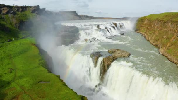 Захватывающий Памятник Водопад Галльфосс Исландии Радугой — стоковое видео