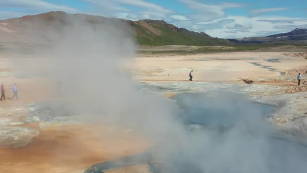 Antenne Von Namaskard Und Hverir Geothermische Gebiete — Stockvideo