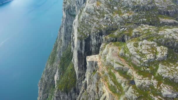 Flug Über Den Lysefjord Der Nähe Der Preikestolen Klippe Norwegen — Stockvideo