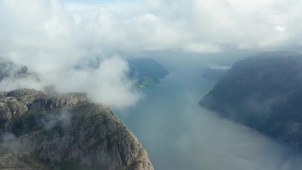 Vol Dessus Lysefjord Près Falaise Preikestolen Norvège — Video