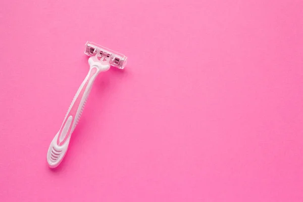 Woman Pink Plastic Razor Pink Background Space Text Disposable Female — Stock Photo, Image