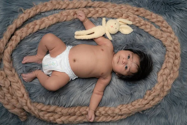 Niño Bebé Con Pañal Niño Recién Nacido Durante Tiempo Panza Imagen De Stock