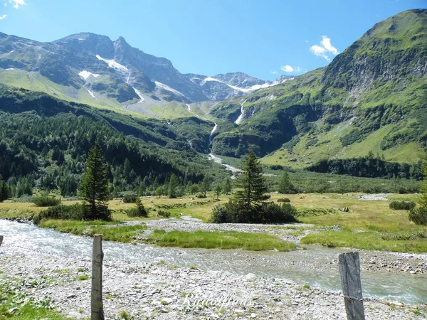 Uitzicht Het Landschap Van Beierse Alpen Met Blauwe Lucht Wolken — Stockfoto