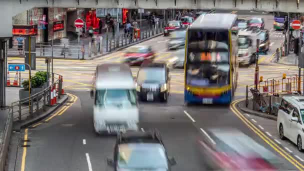 Zeitraffer Des Straßenverkehrs Central Area Vorbeifahrende Autos Und Menschen Hongkong — Stockvideo