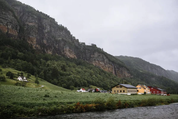 Paisaje Noruego Con Casas Locales Pueblo Del Norte Fondo Del — Foto de Stock