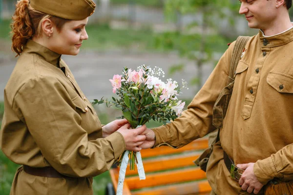 Een Militair Meisje Een Soldaat Een Sovjet Militair Uniform Militair — Stockfoto