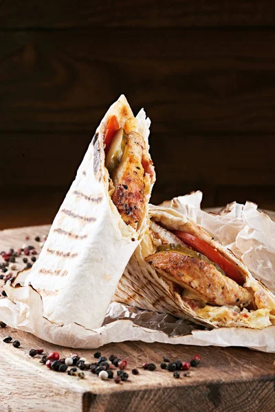 Shawarma pide içinde