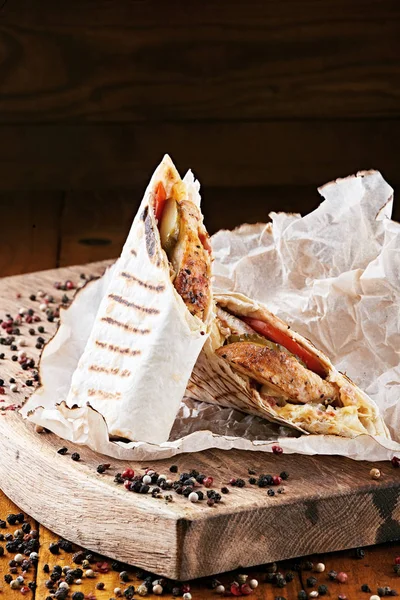 Shawarma pide içinde