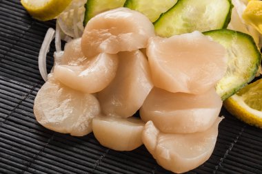 sashimi tarak ile