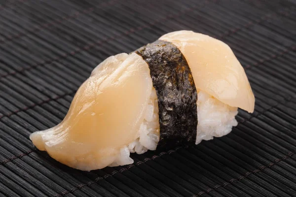 Sushi dengan bass — Stok Foto