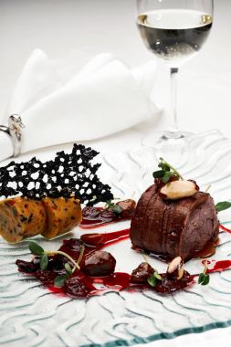 Moleküler Gastronomi soslu vahşi geyik