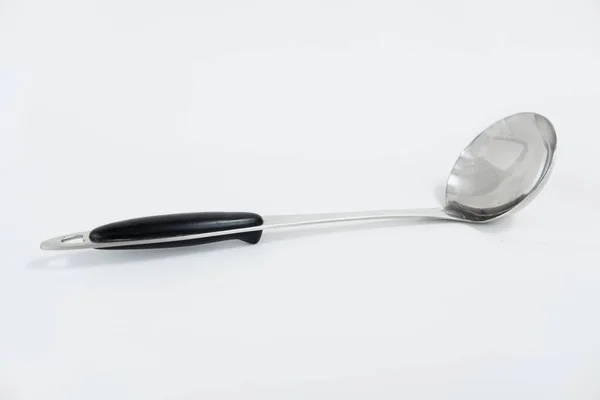 Cucchiaio Minestra Metallo Con Manico Plastica Nera Isolato Sfondo Bianco — Foto Stock