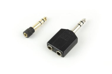 Stereo Jack dönüştürücüsü beyaz arkaplanda izole edildi
