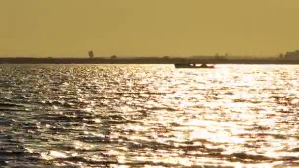 Tekne Gün Batımı — Stok video