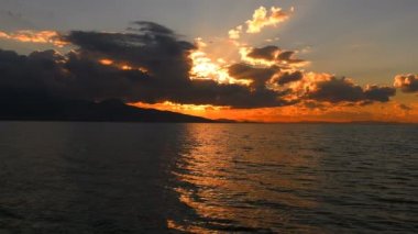 sakin deniz ve gün batımı deniz manzarası