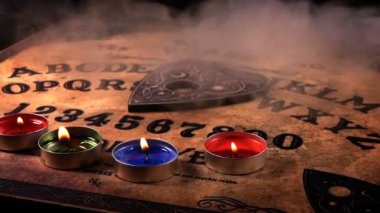 Ouija tahtası videosu