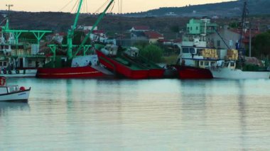 Rıhtıma Giren Tekne