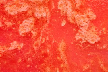 Kırmızı üzeri yağlıboya