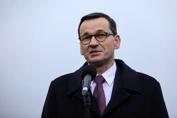 Czestochowa, Silesia, Polonya - 25 Kasım 2019: Başbakan Mateusz Morawiecki Czestochowa çevresindeki Otoyol 'un (Autostrada Bursztynowa) yeni bir bölümü.
