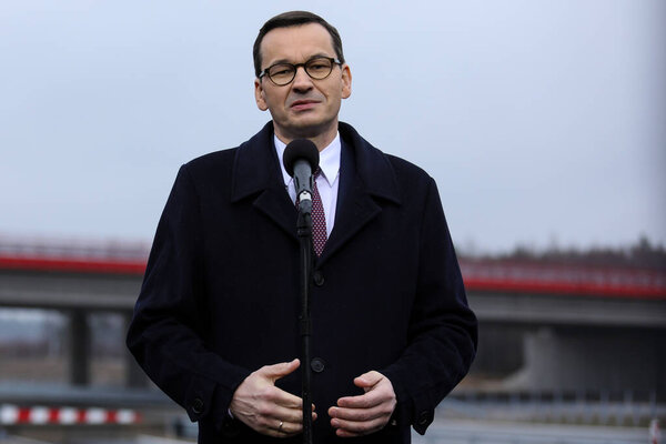 Ченстохова, Силезия, Польша - 25 ноября 2019 года: Премьер-министр Матеуш Моравецкий новый участок Янтарного шоссе (Autostrada Bursztynowa) A1 вокруг Ченстоховой
.