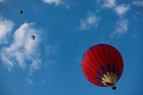 Janow 2019年7月18日 第三次侏罗纪热气球竞赛 克拉科夫 捷克高地 蓝色天空中的彩色气球 — 图库照片