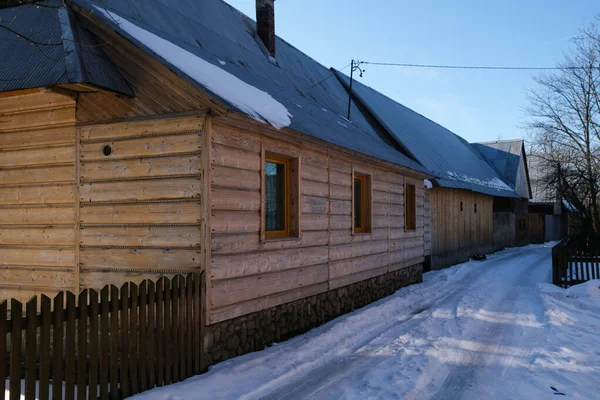 ポーランド ザコパネ チョロウ 2020年2月16日 チョロウの歴史的な木造小屋は ユネスコの後援を受けて野外博物館 ポドヘールの真珠 と呼ばれています — ストック写真