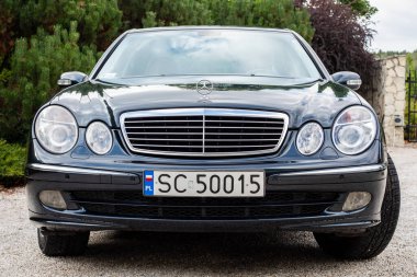 Mercedes-Benz E-Sınıfı serisi, üçüncü nesil.