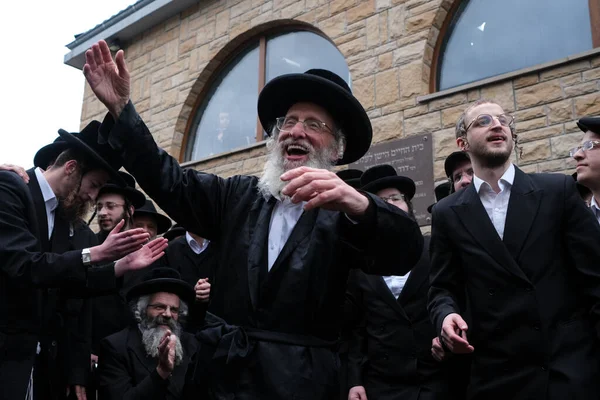 Lelow, Poland- 02 Şubat 2020: Hasidik Ortodoks Yahudileri Tzadik David Biderman 'ın 206. ölüm yıldönümü kutlamaları sırasında