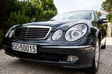 Mercedes-Benz E-Sınıfı serisi, üçüncü nesil.