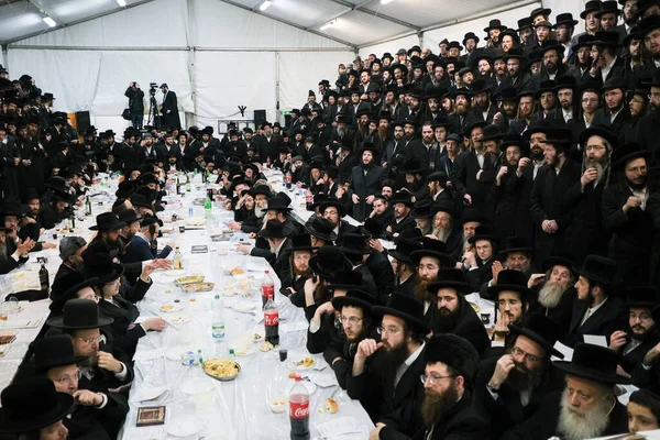 Lelow, Poland- 02 Şubat 2020: Hasidik Ortodoks Yahudileri Tzadik David Biderman 'ın 206. ölüm yıldönümü kutlamaları sırasında