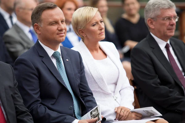 Czestochowa, Polonya - 26 Ağustos 2017: Polonya Cumhurbaşkanı Andrzej Duda ile Agata Kornhauser-Duda, Jasna Gora Manastırı 'ndaki Meryem Ana' nın 300. yıl dönümü taç giyme törenini kutluyorlar.