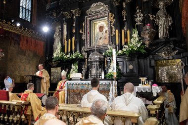 Czestochowa, Polonya, Jasna Gora Manastırı (Clarus Mons) - 28 Temmuz 2017: Czestochowa 'nın Muhteşem Siyah Madonna' sının ilk resmi
