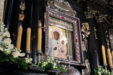 Czestochowa, Polonya, Jasna Gora Manastırı (Clarus Mons) - 28 Temmuz 2017: Czestochowa 'nın Muhteşem Siyah Madonna' sının ilk resmi