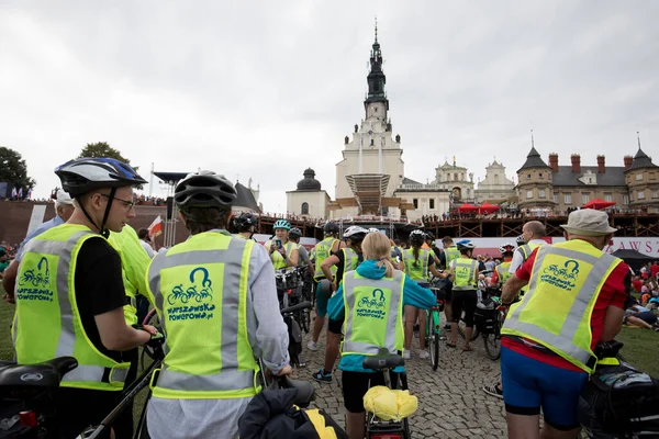 Czestochowa Poland August 2018 Pilgrims Coming Monastery Jasna Gora Luminous — Stock Photo, Image