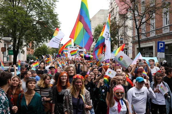 Kattowitz Polen September 2019 Menschen Mit Regenbogenfahnen Beim Marsch Der — Stockfoto