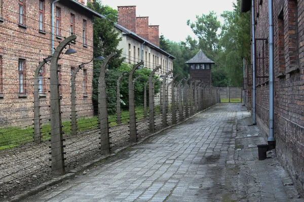 Auschwitz Birkenau Poland Decemeber 2019 Electric Fence Barbed Wire Night — Φωτογραφία Αρχείου