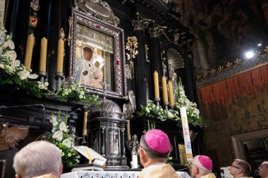 Czestochowa, Polonya, Jasna Gora Manastırı (Clarus Mons) - 28 Temmuz 2017: Czestochowa 'nın Muhteşem Siyah Madonna' sının ilk resmi