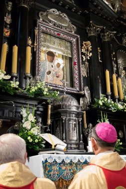 Czestochowa, Polonya, Jasna Gora Manastırı (Clarus Mons) - 28 Temmuz 2017: Czestochowa 'nın Muhteşem Siyah Madonna' sının ilk resmi