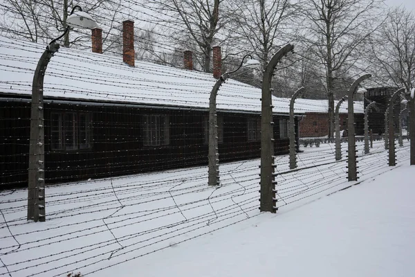 Auschwitz Birkenau Lengyelország 2019 December Elektromos Kerítés Szögesdróttal Koncentrációs Tábor — Stock Fotó
