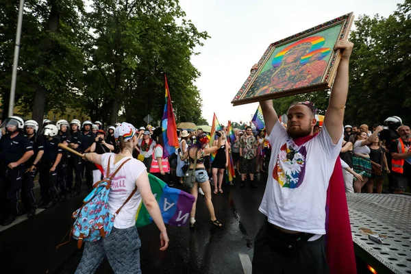 Czestochowa Polonya Haziran 2019 Eşitlik Yürüyüşü Sırasında Gökkuşağı Bayraklı Insanlar — Stok fotoğraf