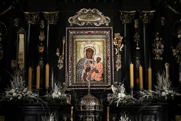 Czestochowa, Polonya - 21 Ocak 2020: Jasna Gora Manastırı: Czestochowa 'nın Siyahi Madonna' sının Muhteşem Görüntüsü (Czestochowa Hanımımız))