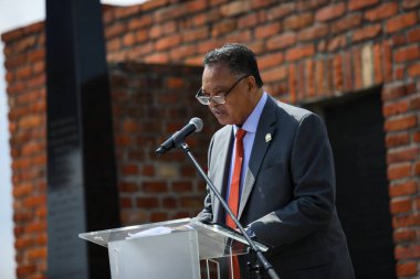 Auschwitz, Birkenau, Polonya - 02 Ağustos 2019: Jesse Louis Jackson Sr. Amerikalı sivil hakları aktivisti, Baptist bakan, politikacı. Columbia bölgesinden Birleşik Devletler Gölgesi Senatörü