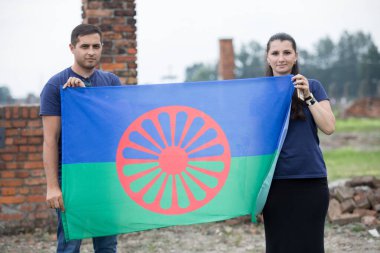 Auschwitz, Polonya - 02 Ağustos 2017: Avrupa Roman Soykırımı, Zigenerlager 'in KL Auschwitz-Birkenau' da tasfiye edilişinin 73. yıldönümü