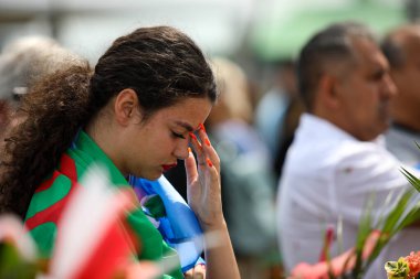Auschwitz, Polonya - 02 Ağustos 2019: Avrupa Roman Soykırımı, Zigenerlager 'in KL Auschwitz-Birkenau' da tasfiye edilmesinin 75. yıldönümü