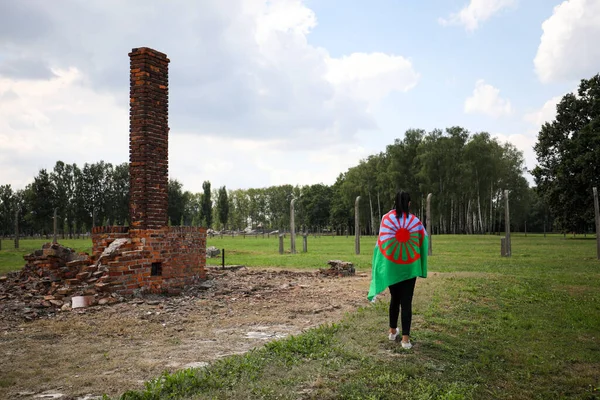 Auschwitz, Polonya - 02 Ağustos 2019: Avrupa Roman Soykırımı, Zigenerlager 'in KL Auschwitz-Birkenau' da tasfiye edilmesinin 75. yıldönümü