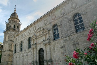 Eski Lefkoşe kentindeki Yunan ortodoks kilisesi Bakire Meryem Faneromenisi (Faneromenis). Zakynthos, Zante kasabası, Yunanistan. 15. yüzyılın yeniden inşa edilmiş kilisesi, orijinal çan kulesiyle birlikte..