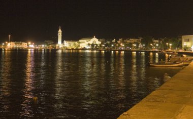 Zante, Zakynthos, Yunanistan:, İyon denizindeki Yunan adası. Geceleri Zakynthos kasabasındaki liman manzarası