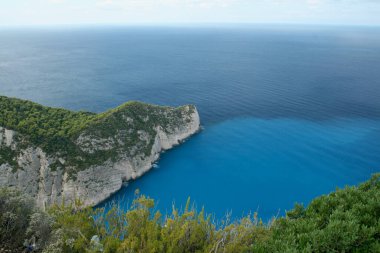 Yunanistan, Zakynthos adası: Dünyanın en ünlü plajlarından biri olan boş Navagio Körfezi ve Batık Kumsalı 'nın inanılmaz manzarası