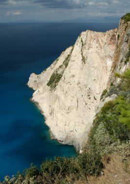 Yunanistan, Zakynthos adası: Dünyanın en ünlü plajlarından biri olan boş Navagio Körfezi ve Batık Kumsalı 'nın inanılmaz manzarası